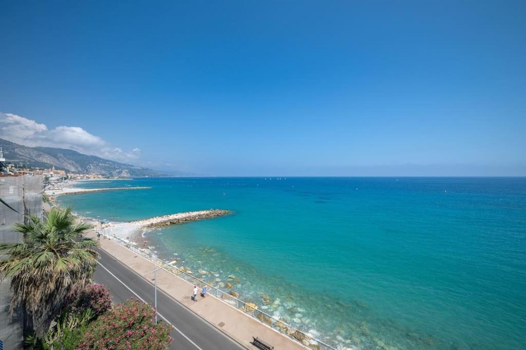 Le Panorama -Vue Exceptionnelle - Dernier Etage - Front De Mer Menton Bagian luar foto