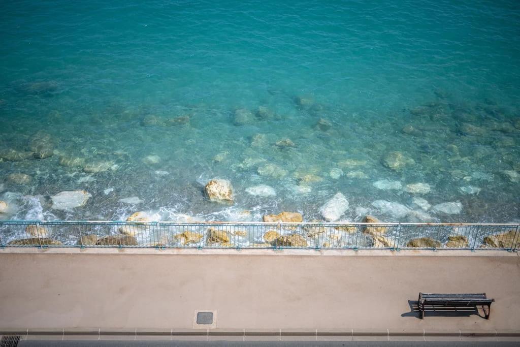 Le Panorama -Vue Exceptionnelle - Dernier Etage - Front De Mer Menton Bagian luar foto