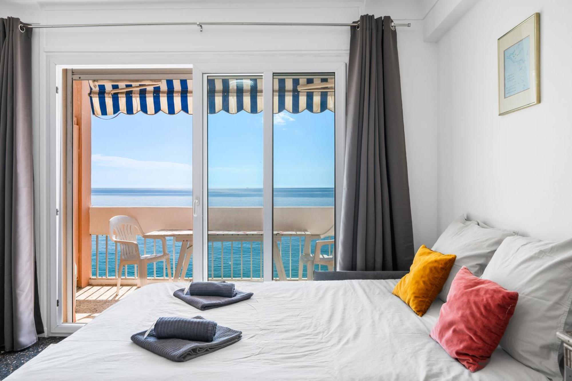 Le Panorama -Vue Exceptionnelle - Dernier Etage - Front De Mer Menton Bagian luar foto